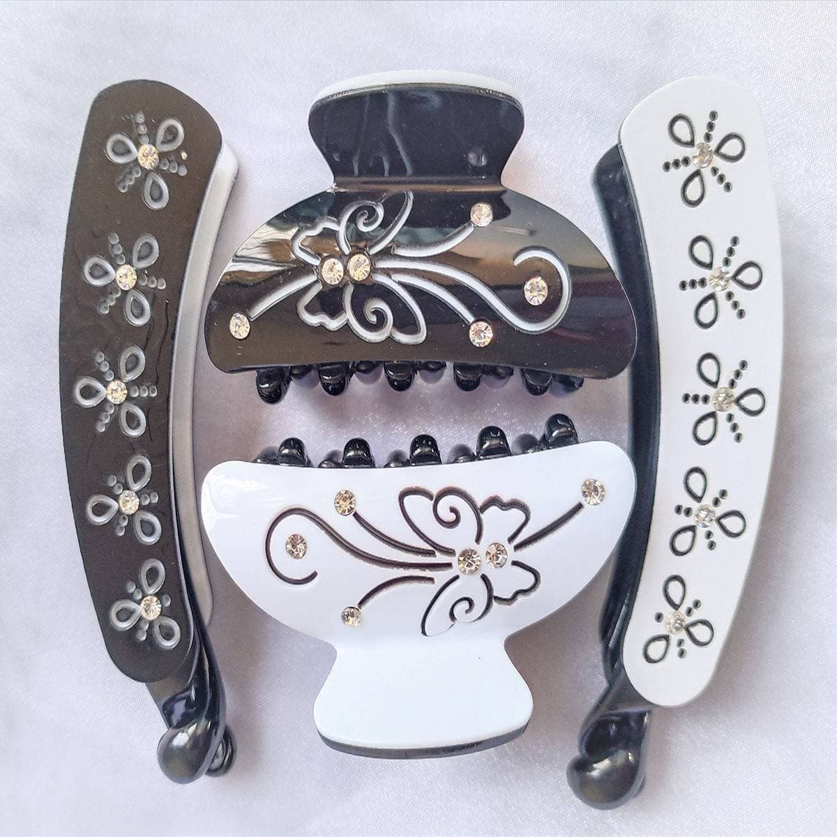 Pack Of 4pcs Beautiful Hair Claw Clip & Hair Clincher Comb Style For Girls Women Hair Accessories