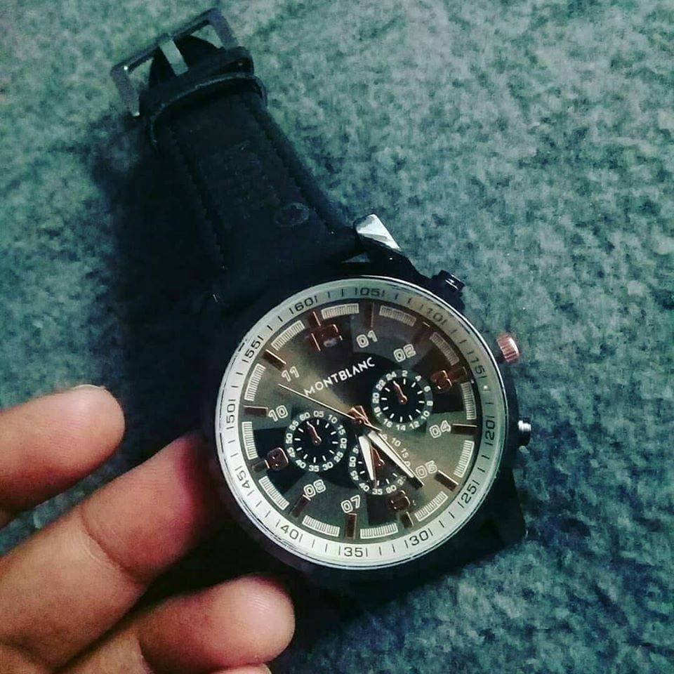 Men's Watch With Leather Strap