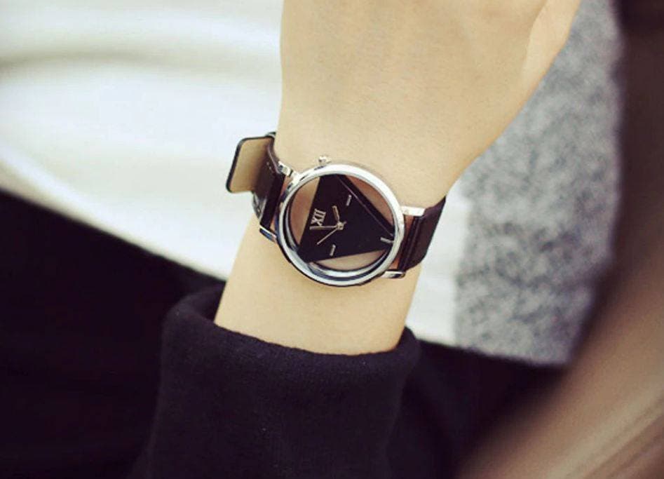 Retro Hollow Triangle Watch – Black