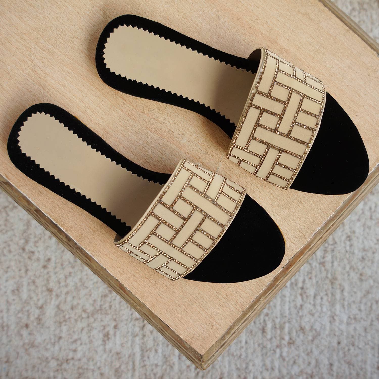 Leather & Velvet Flat for Girls - Skin