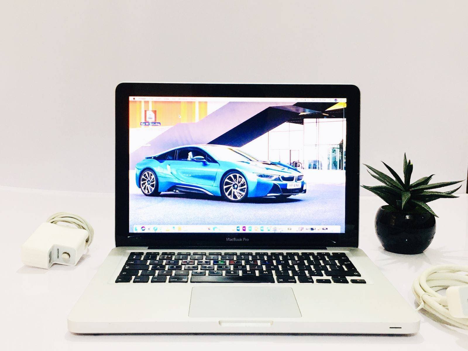 Apple MacBook Pro 2009/10 , 4GB RAM 250GB HDD 13.3 Display (Used)