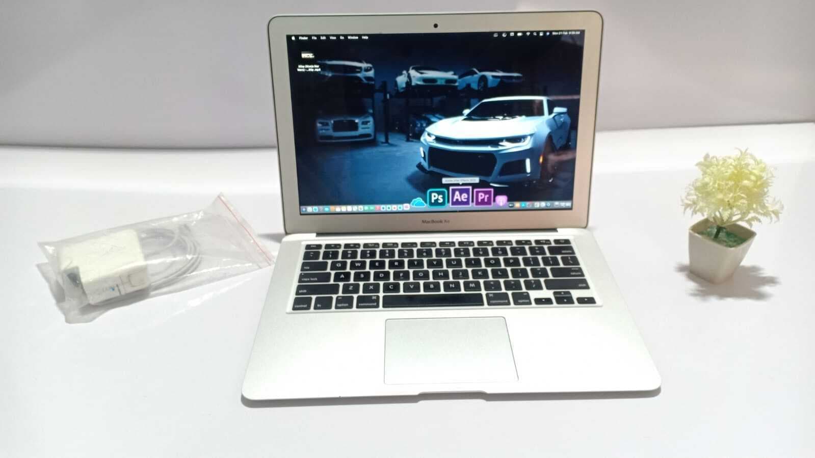 Apple MacBook Air 2012, 4GB RAM 128GB SSD Intel Core i5 13.3 Display (Used)