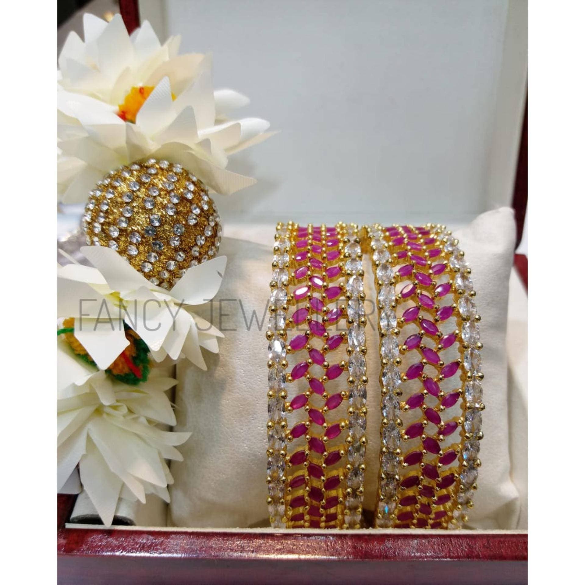 Best New Trendy Design Zircon Crystals Bangle for Women