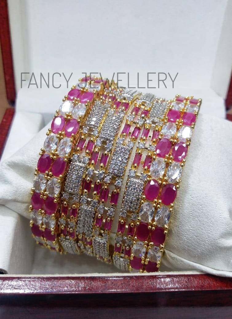 Beautiful Trendy Design Zircon Crystals Bangle for Women