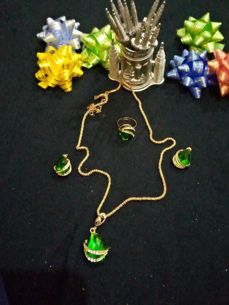 Stylish Pendant Set Fine Quality