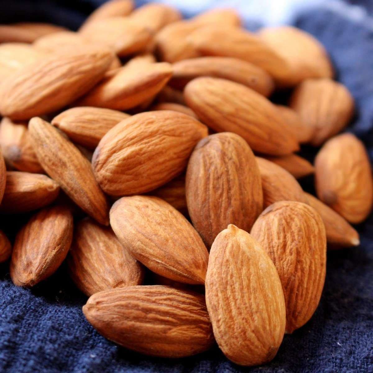 American Almond American Giri American Badam Per 100 Grams