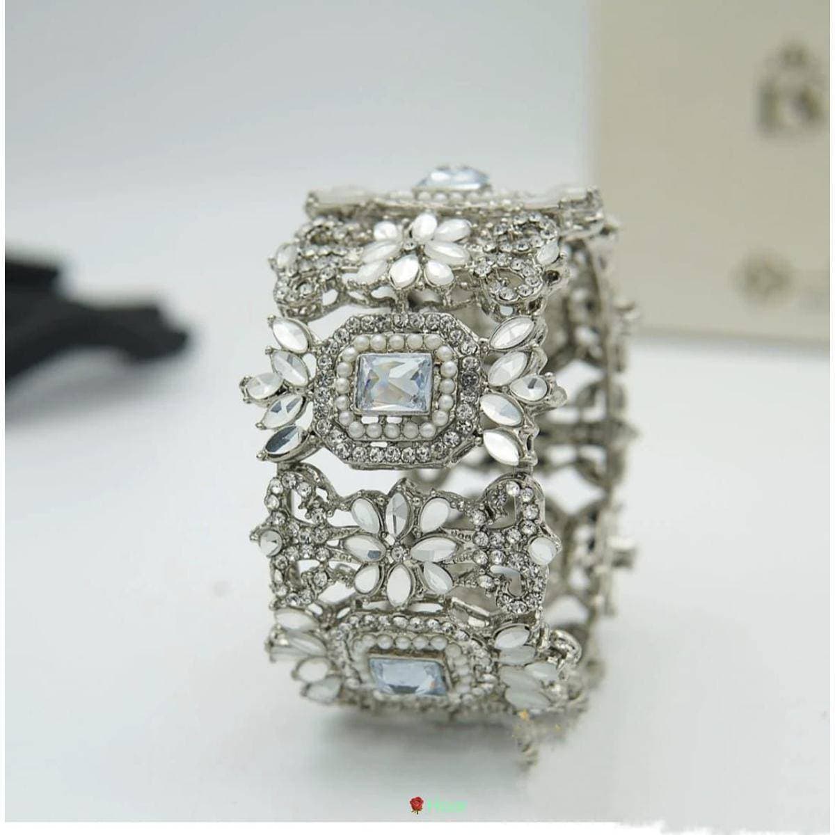 1 PCS Beautiful Silver Bangles for Wedding & Party Wear