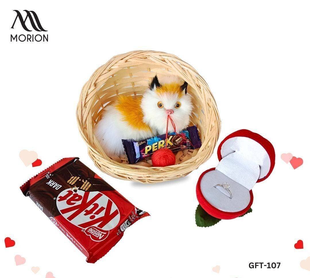 Loving Cat Basket With Chocolate And Crystal Diamond Ring GFT-107