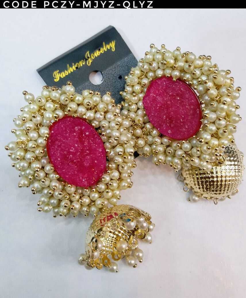 Stylish Traditional Gold Earrings with Pearls