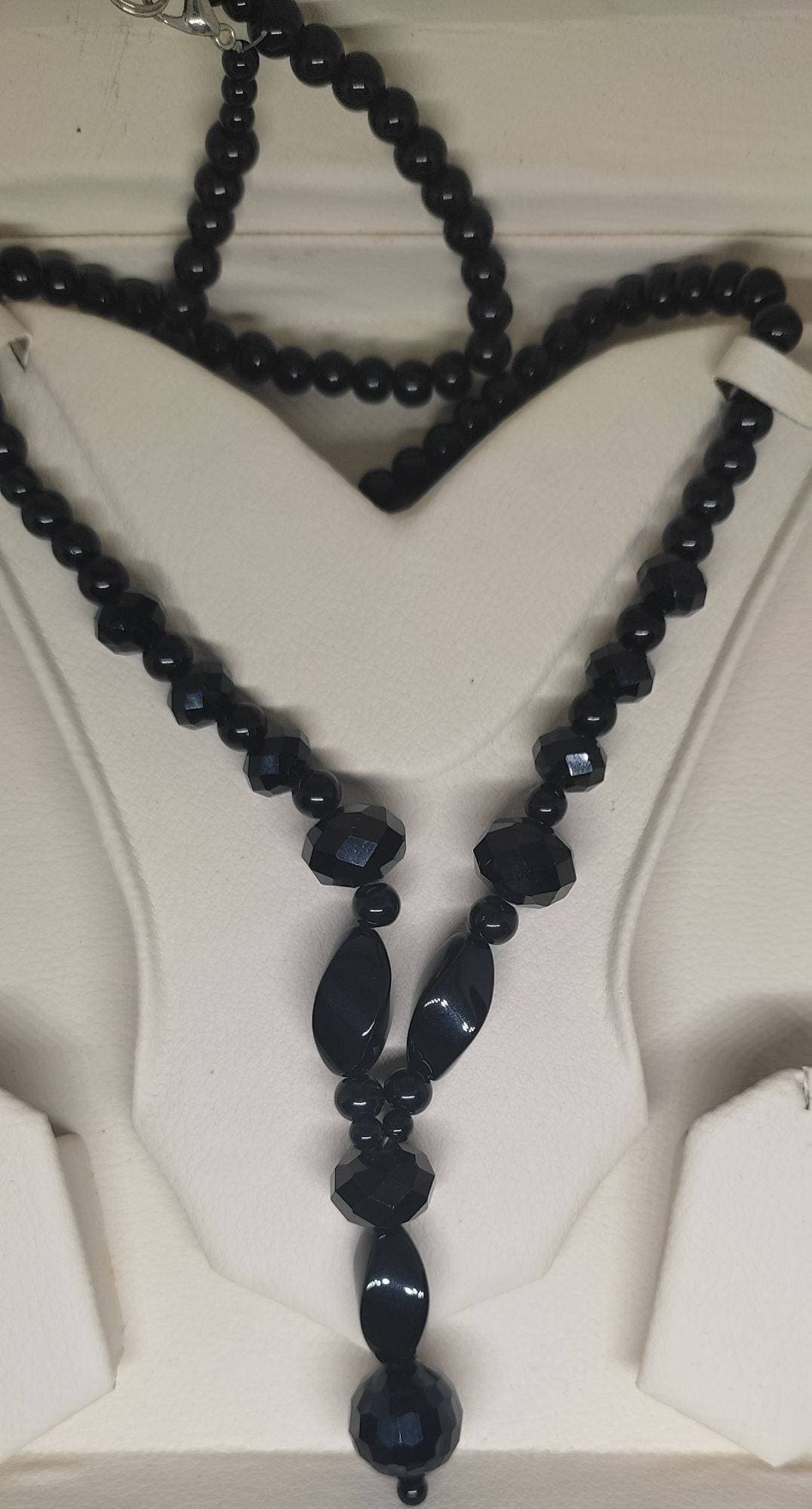 Gorgeous Necklace For Women - Black